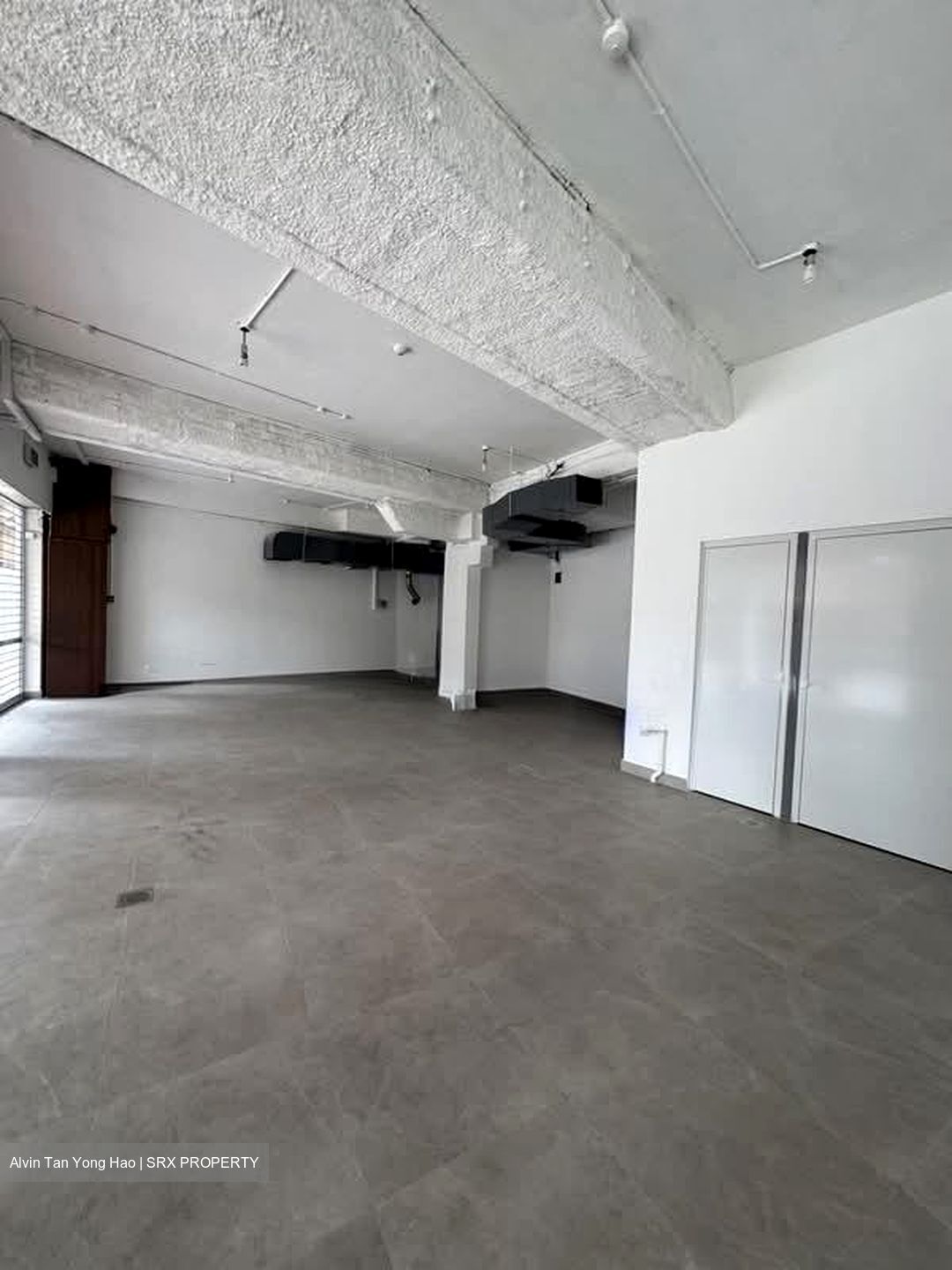 Mackenzie Road (D9), Retail #576519371